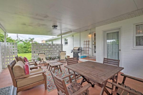 Chic Ormond Beach Cottage with Patio - Walk to Ocean